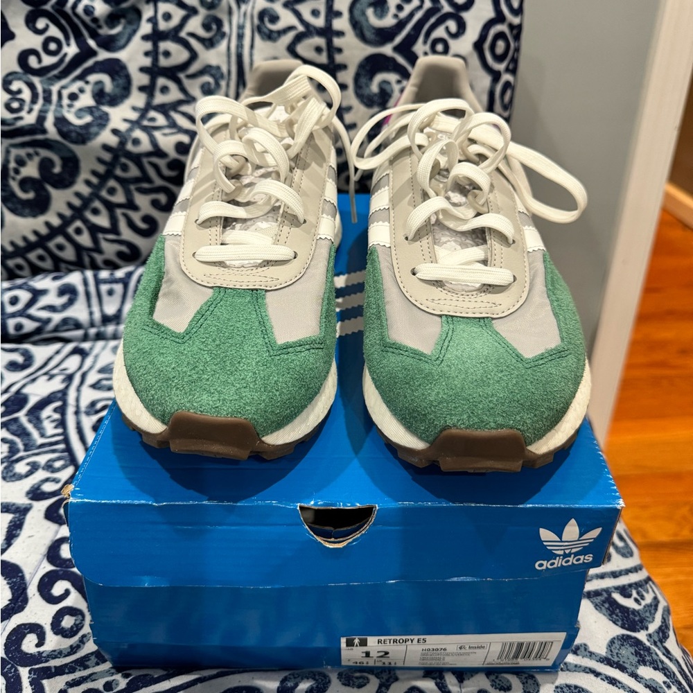 ADIDAS - Picture 2 of 8